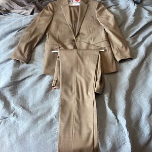 Tan Jos A Bank Suit 34L x 34 Travel Tech